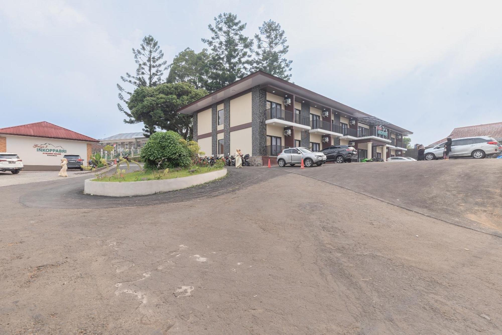 Urbanview Hotel Inkoppabri Cisarua Puncak Экстерьер фото