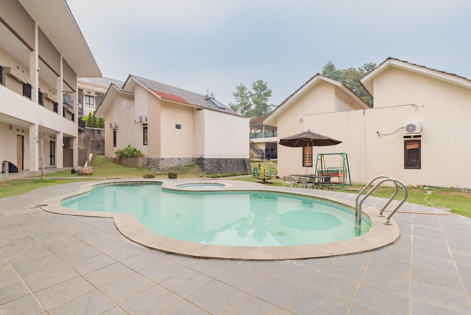 Urbanview Hotel Inkoppabri Cisarua Puncak Экстерьер фото